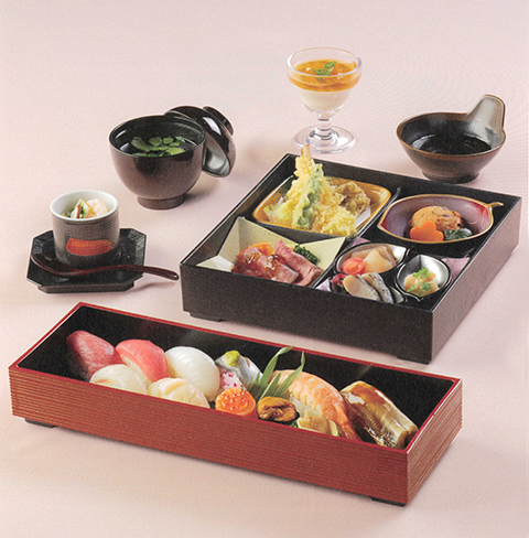 懐石弁当 宵月〈よいづき〉